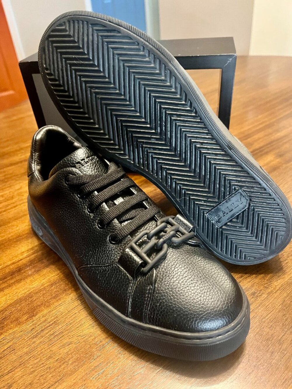 8.5D-Bally Morrys Black Pebbled Calf Embossed Leather Buckle Detail Sneakers